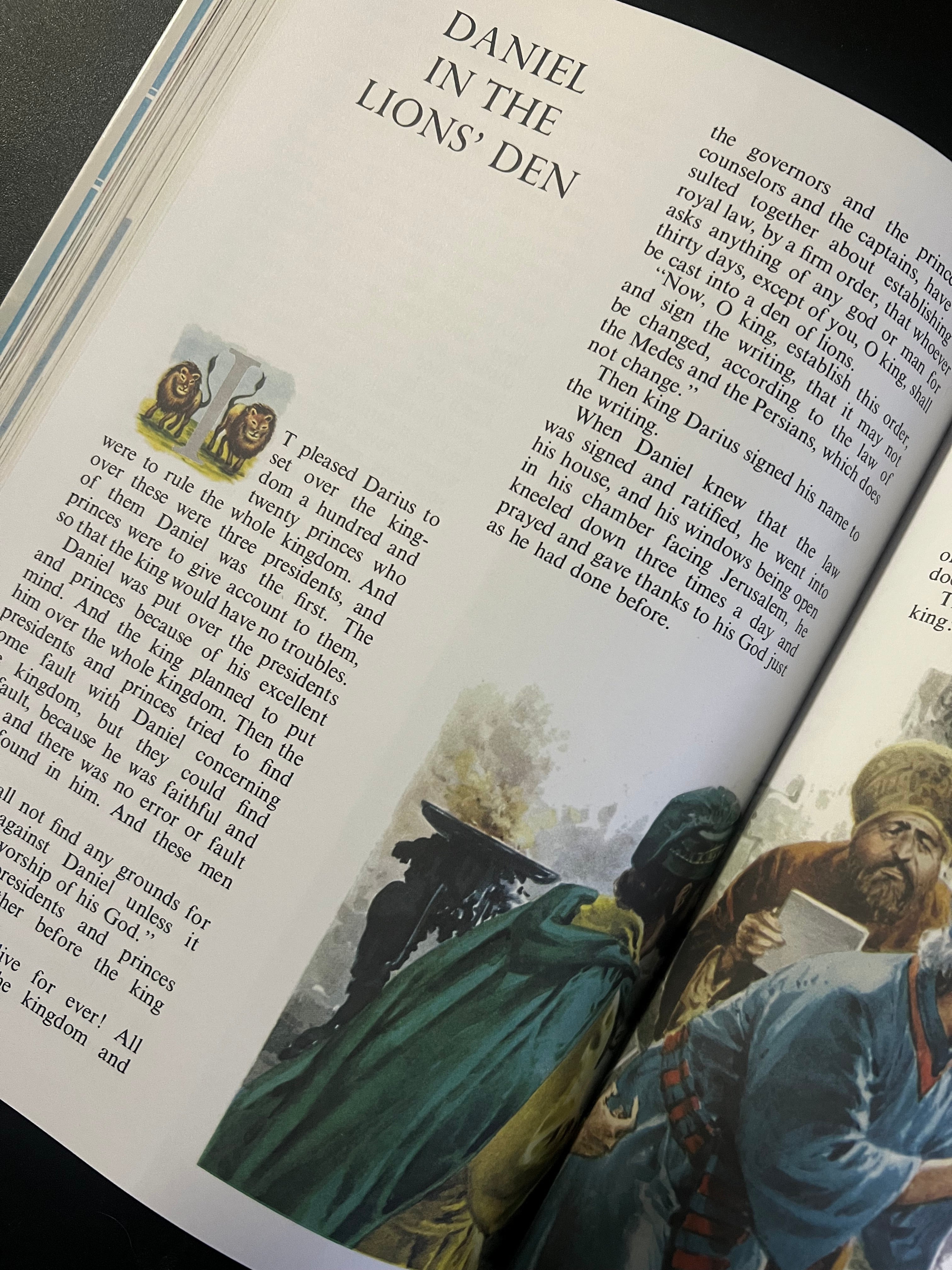 The Golden Children's Bible: A Full-Color Bible for Kids