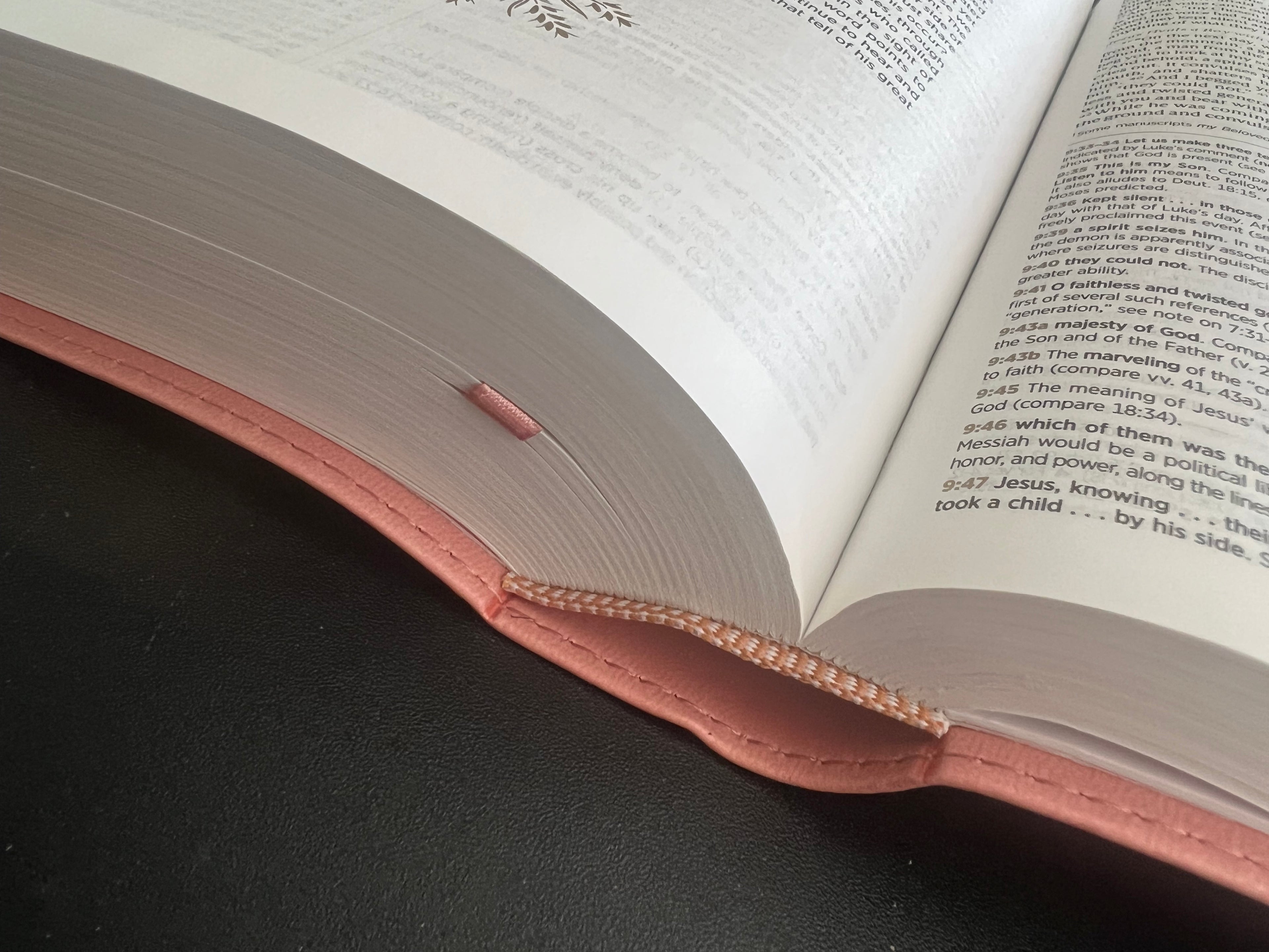 ESV Women's Study Bible (Trutone, Blush Rose, Floral Bloom Design)